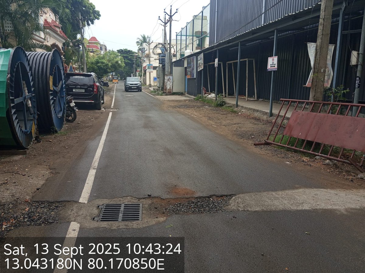BalajiGopalanCH's tweet image. ZO11, WD152, Velmurugan St

#GCC #SWD

The road-cut restoration has been damaged again within a month, indicating #PoorQuality #PoorDesign &amp;amp; #PoorEngineering.

The GCC’s earlier response and an old photo are attached here for your reference.

To: @chennaicorp @rdc_south 

Cc:…