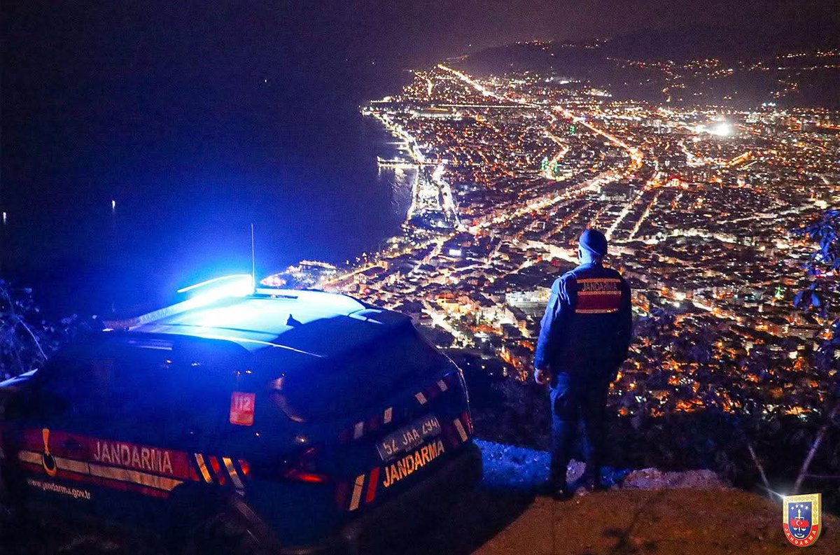 JANDARMA DEVİYEMİZİN GÖZÜNDEN ORDU!

Jandarma Genel Komutanlığı’nın paylaşımında, ışıl ışıl bir şehir Ordu ve şehrin zirvesinde huzurun teminatı Jandarma vurgusu ön plana çıktı. 🚔🚨

📍 Ordu

#Jandarma
#JandarmaAsayiş