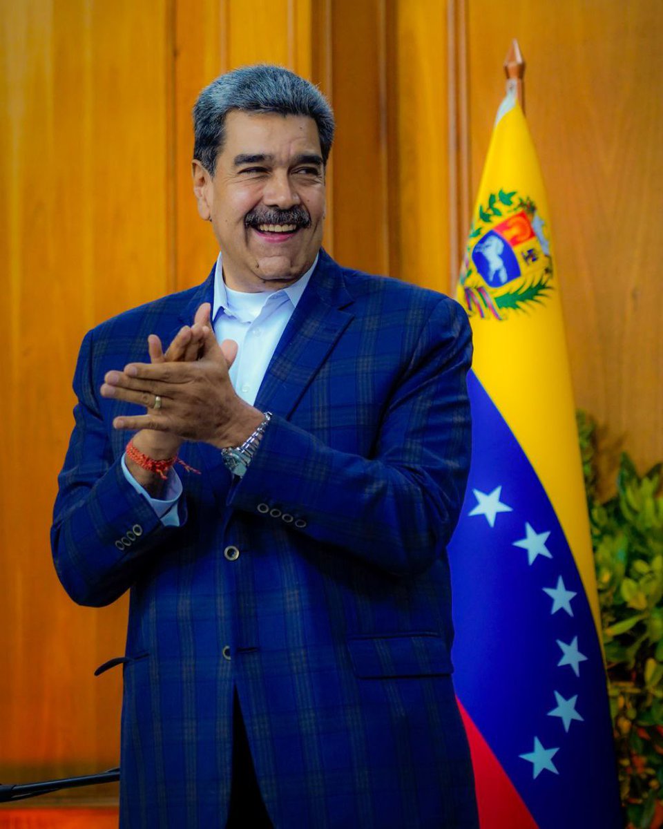 GipsyGastello's tweet photo. Yo lo amo y lo admiro. https://t.co/BwJi9EKgun