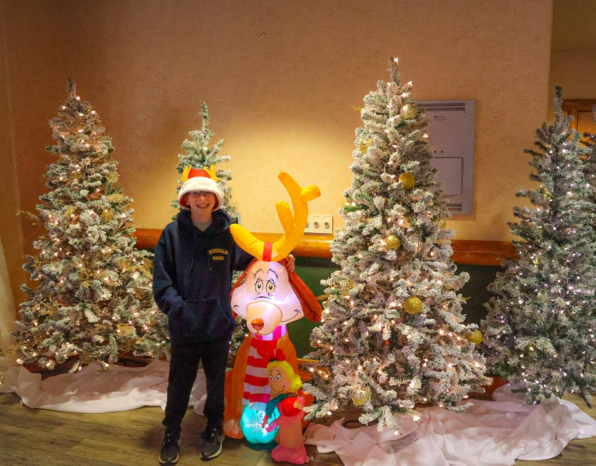 Looking for something fun to do next weekend?
Come have Breakfast with the Grinch! 💚
Pancakes, crafts, and a little holiday mischief await!
.
.
.
basslake.com/events/bass-la…