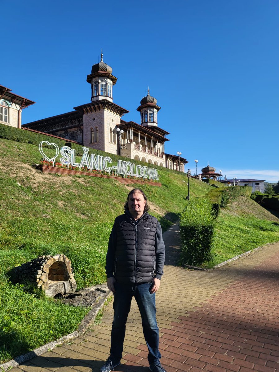 Sebastian Onciu's World- Thoughts and Passions: Dreamer sebaonciu.blogspot.com/2025/11/dreame…
#SebastianOnciu #poetry #creativewriting