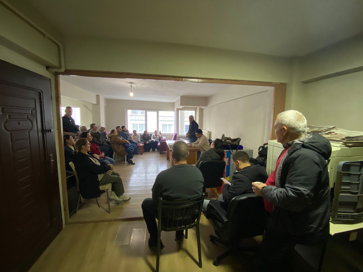 Genel Başkanımız Seyit Aslan'ın katılımıyla güncel gelişmeleri değerlendirdiğimiz, işçi sınıfının siyasete katılımını tartıştığımız söyleşimizi gerçekleştirdik. Emperyalist bağımlılığa, faşizme geçit yok!