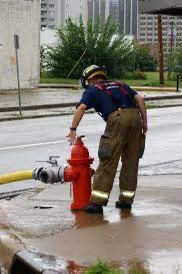 MwamiAfrica's tweet image. Les villes de la .#RDC on sérieusement Besoin d’avoir dans chaque commune et quartier ces bouche d&apos;incendies, afin de contribuer efficacement à l’extinction des feux.

Coût : 120$-160$. , ceci va aussi demander un budget pour les connecter à un point d’approvisionnement, comme le…