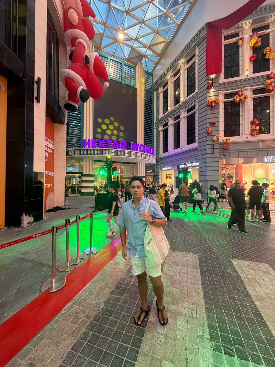boysyamroslan's tweet image. Baru jumpa port shopping baru dekat Empire City. HextarWorld ni cantik gila, banyak pilihan!

#ShoppingTime #KLSpot #HextarWorldEmpireCity