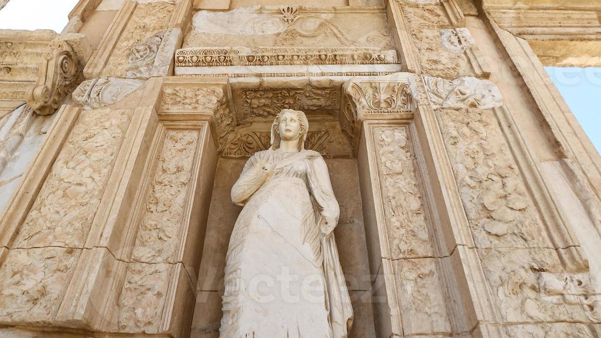 Jesorellan's tweet photo. Los invito a leer mi nuevo artículo: Virtud y Valor: genealogía de un extravío

"Si hay una palabra que atraviesa la historia de la filosofía moral como un hilo de oro, esa palabra es virtud. Si hay otra que llegó tarde, (...) esa palabra es valor."

https://t.co/OJZVAw3svl https://t.co/Zc5C5bbHs9