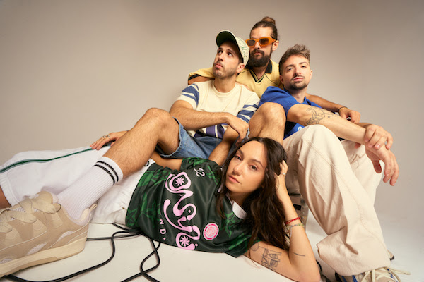 notedetengas's tweet photo. ¿A Quién Vas A Llamar?, #Vaho adelantan tema de su nuevo EP, 'La impermanencia' https://t.co/0IuGhYTJoi https://t.co/mj63sazdOy