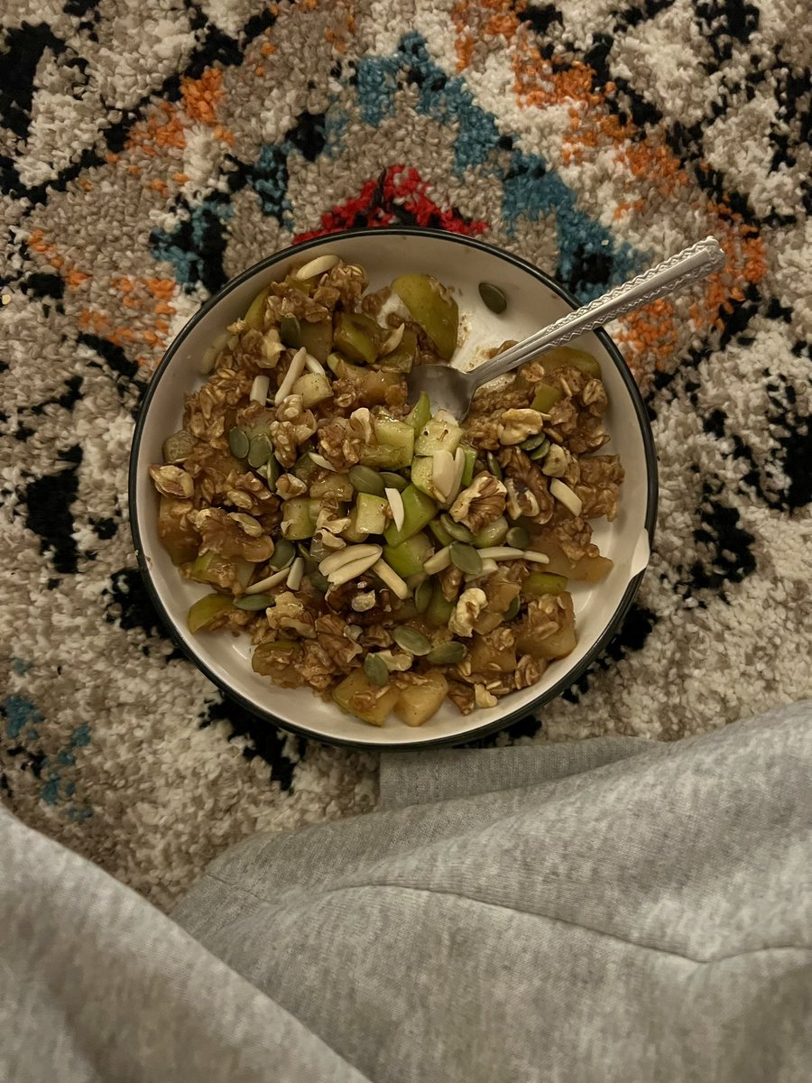 _3B90's tweet image. الاكل الصحي طلع زاكي 👍🏻