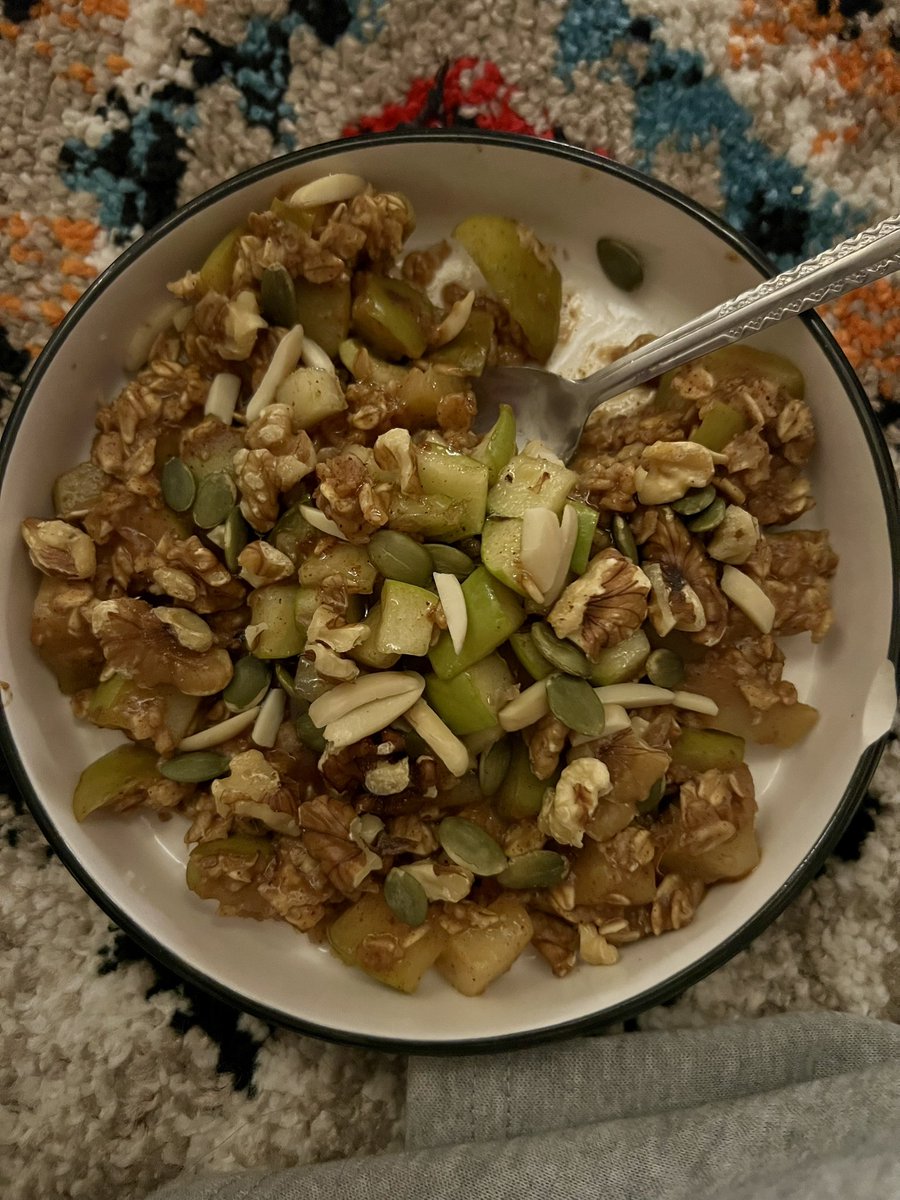 _3B90's tweet image. الاكل الصحي طلع زاكي 👍🏻