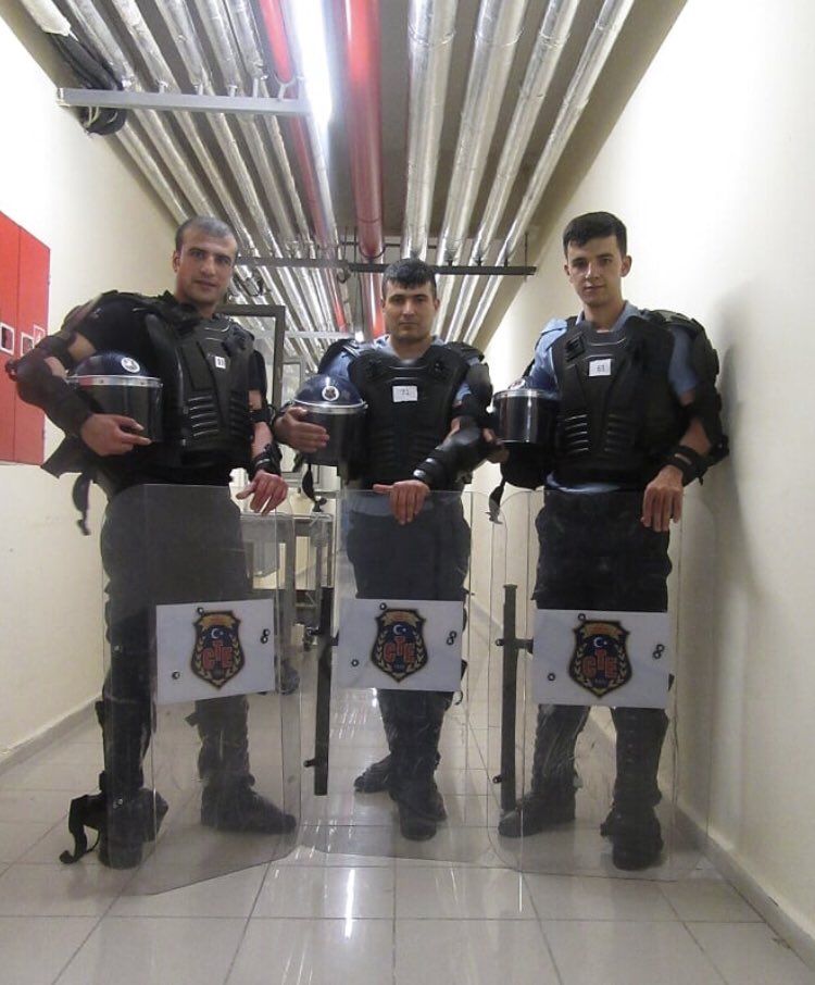 İşimiz güvenlik, sınıfımız değil!

#EmniyetHizmetSınıfı