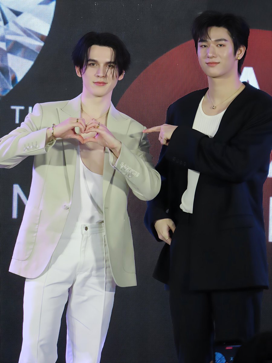 sanyue_ee's tweet photo. SIAM PARAGON X PRAEW

#SiamParagon20thAnniversaryxMosBank #PraewXSiamParagon https://t.co/WFP6PezX7x