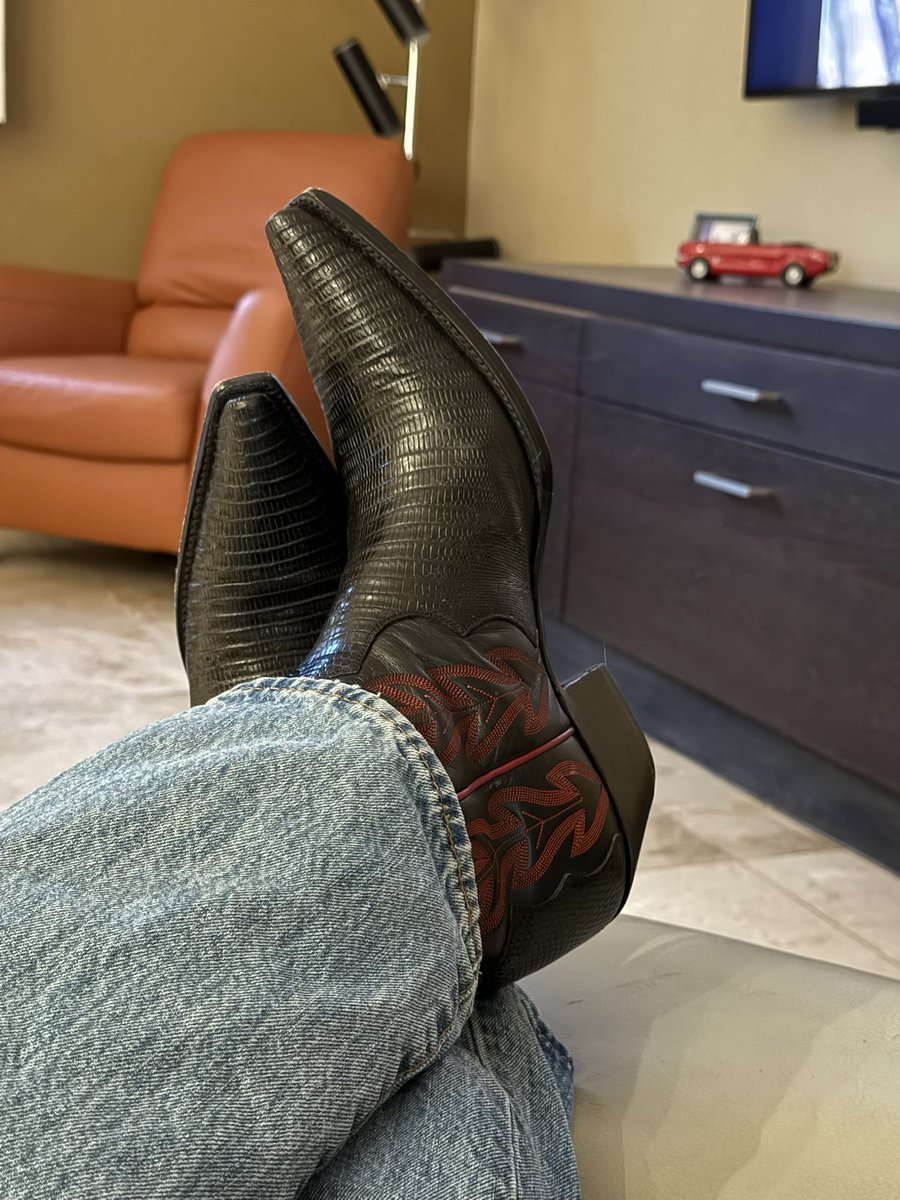 BootmanPs's tweet image. Happy Sunday