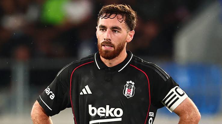 Orkunu ve çalımlarını görüyorsunuz değil mi, oyun içinde na kadar aktif, maşallahı var şu an çok formda, Allah eksikliğini göstermesin bize