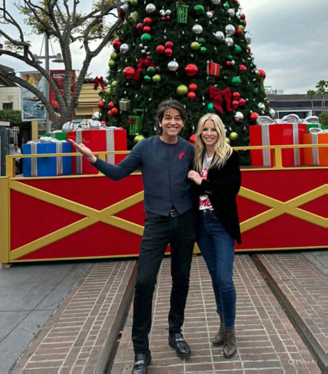 Happy Sunday! ‘Tis the season for Christmas music. 🎶🎄Listen here: 
Reach Out to Me This Christmas ❤️💚
youtu.be/B0d7X6kh-Zs
<a href="/michaeldamian1/">Michael Damian</a>