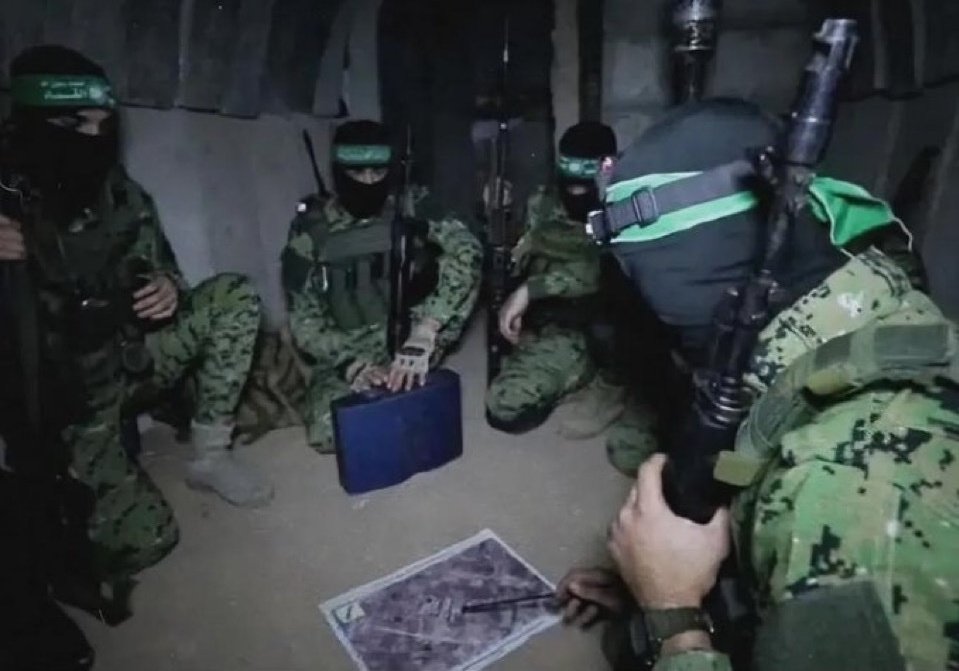 🔴BREAKING

The Hamas terrorists trapped in the tunnels are now close to total depletion of food and water.

They built the tunnels - now they’re the bait.

Game Over.