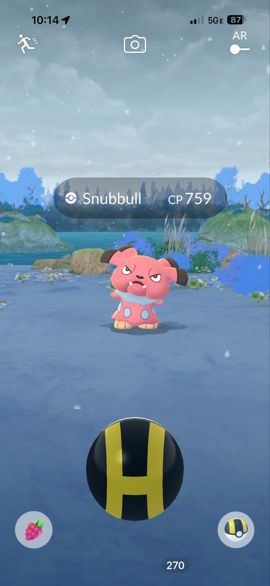 ashslayyyxo's tweet image. the snowy background in pokémon go is by far the best ❄️☁️

ughhhhhhh so beautiful 

#PokemonGO