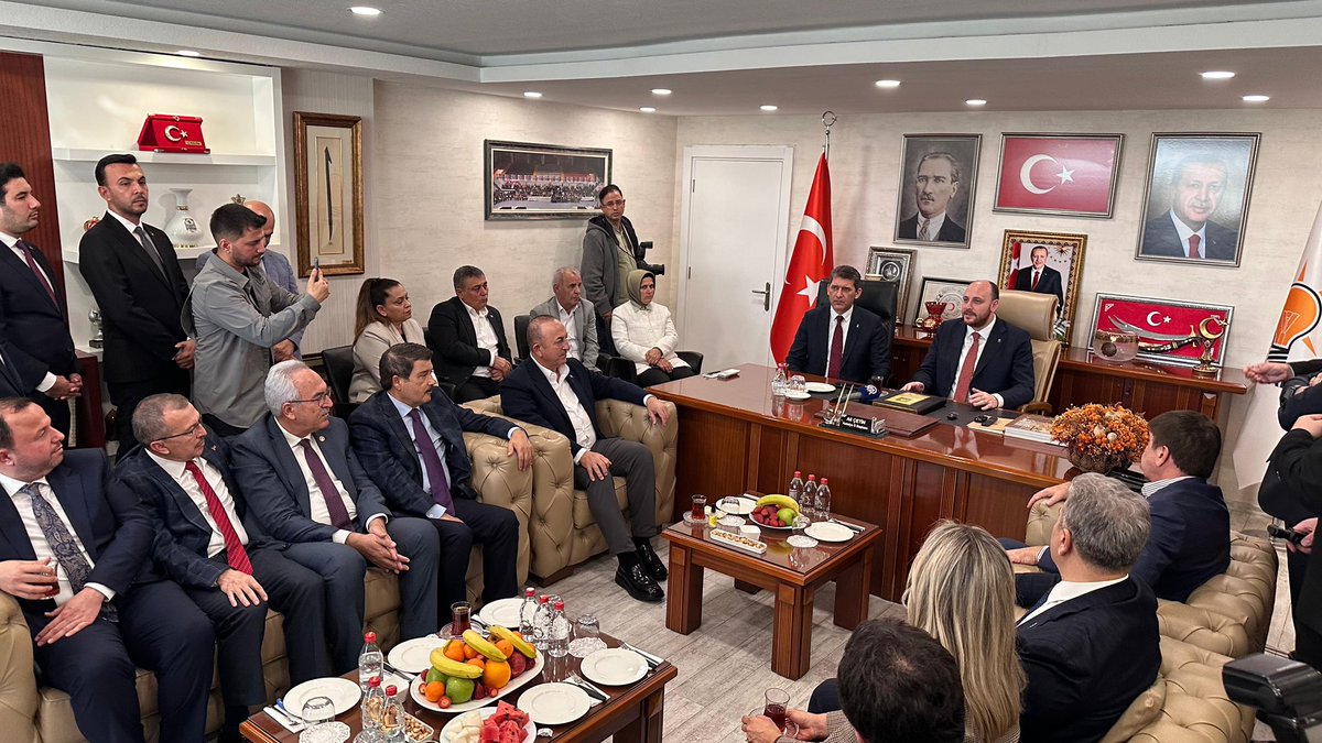 Genel Başkan Yardımcımız ve Teşkilat Başkanımız Sn. Ahmet Büyükgümüş’ü İl Başkanlığımızda misafir ettik.

Nazik ziyaretleri için kıymetli Başkanımıza teşekkür ediyor, şükranlarımızı sunuyoruz.