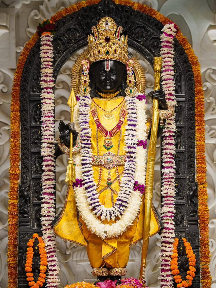 cs2903singh's tweet image. मर्यादा पुरुषोत्तम श्रीराम — सत्य, धर्म और करुणा के प्रतीक। उनका जीवन हमें सिखाता है कि शक्ति का असली अर्थ मूल्य और त्याग में है। 🙏 जय श्री राम 🙏  #MaryadaPurushottamRam #JaiShriRam #SanatanDharma #Bhakti #LifeLessons