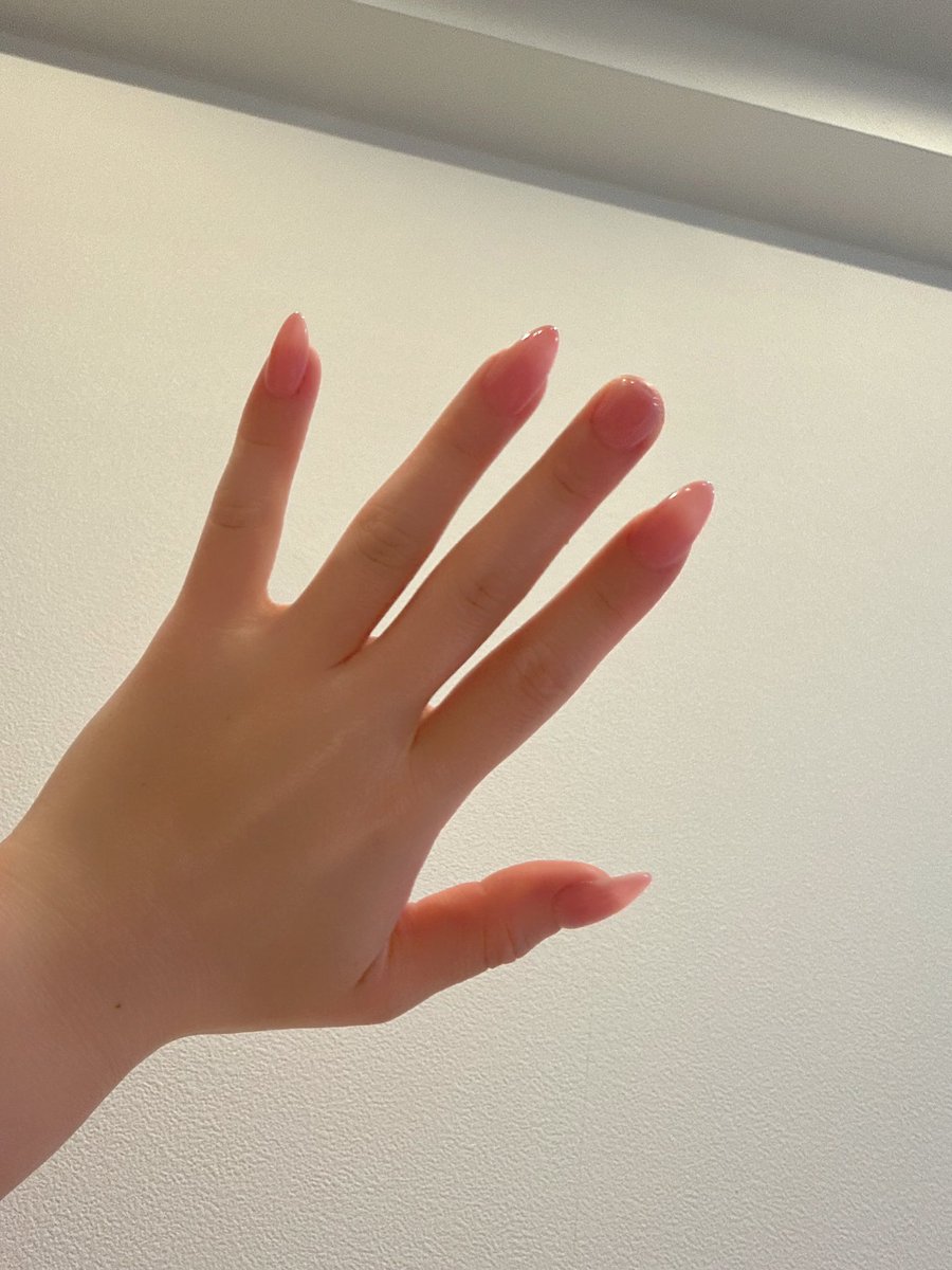 爪がある……感動…。
ご想像にお任せしますが『左中指は限界まで短くお願いします❗️❗️』って言いました♡笑