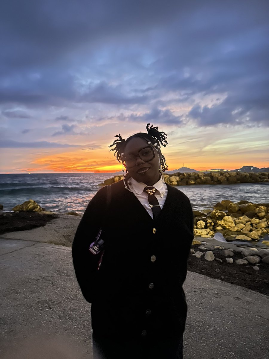 t3lly0urfr1ends's tweet image. c’est marseille bébé&amp;lt;3 #LGBTQIAGetTested