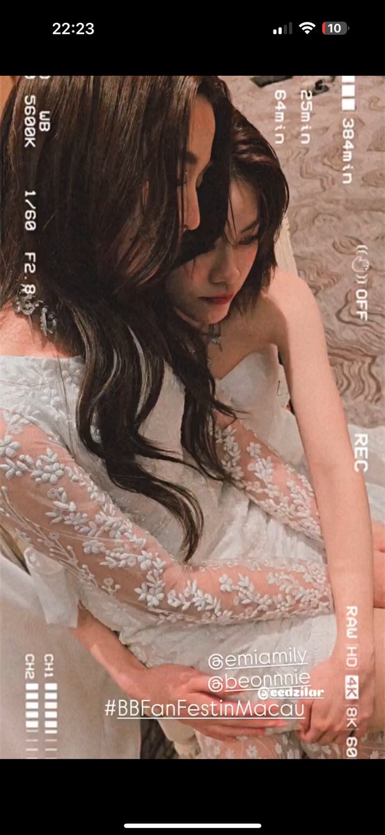 บนทลเป็นแค่การแวดงแนวตั้ง เบื้องหลังนั่งตักกันคั้บพ้มม 🫣

EMIBONNIE BLOOMS WITH ANYS
#BBFanFestinMacau