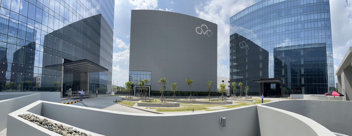 BGlobalTech_en's tweet image. 🚀B-Global Tech Enters #Vietnam!

Excited to announce our partnership with Rankine &amp;amp; Hill in Vietnam.
With our successful delivery of CMC Telecom’s 1st Tier III-certified project in Ho Chi Minh City (2022), B-Global Tech brings deep expertise.

#datacenter
linkedin.com/feed/update/ur…