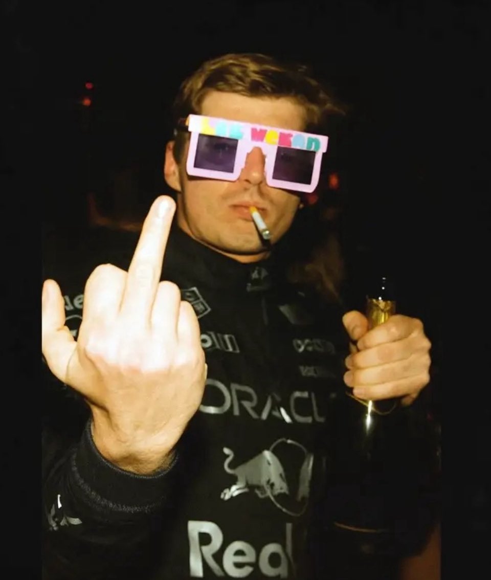 MAX VERSTAPPEN GANA EL GP DE QATAR!!!

Se pone 2do en el campeonato a 12 puntos de Norris con 1 sola carrera por delante!

HAY MUNDIAL, HAY MUNDIAL! 

#F1 #QatarGP 🇶🇦