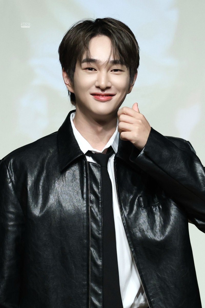 온유 #ONEW #オニュ@SHINee @ONEW_GRIFFIN