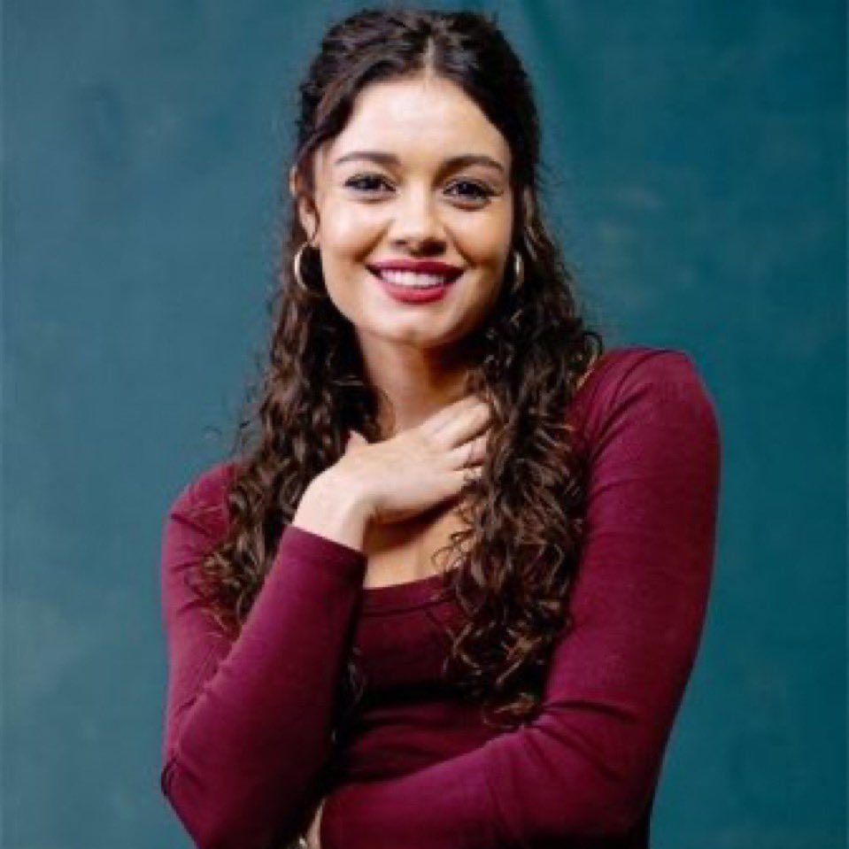 tem um jogador do Milan que eu acho megraaa lindo