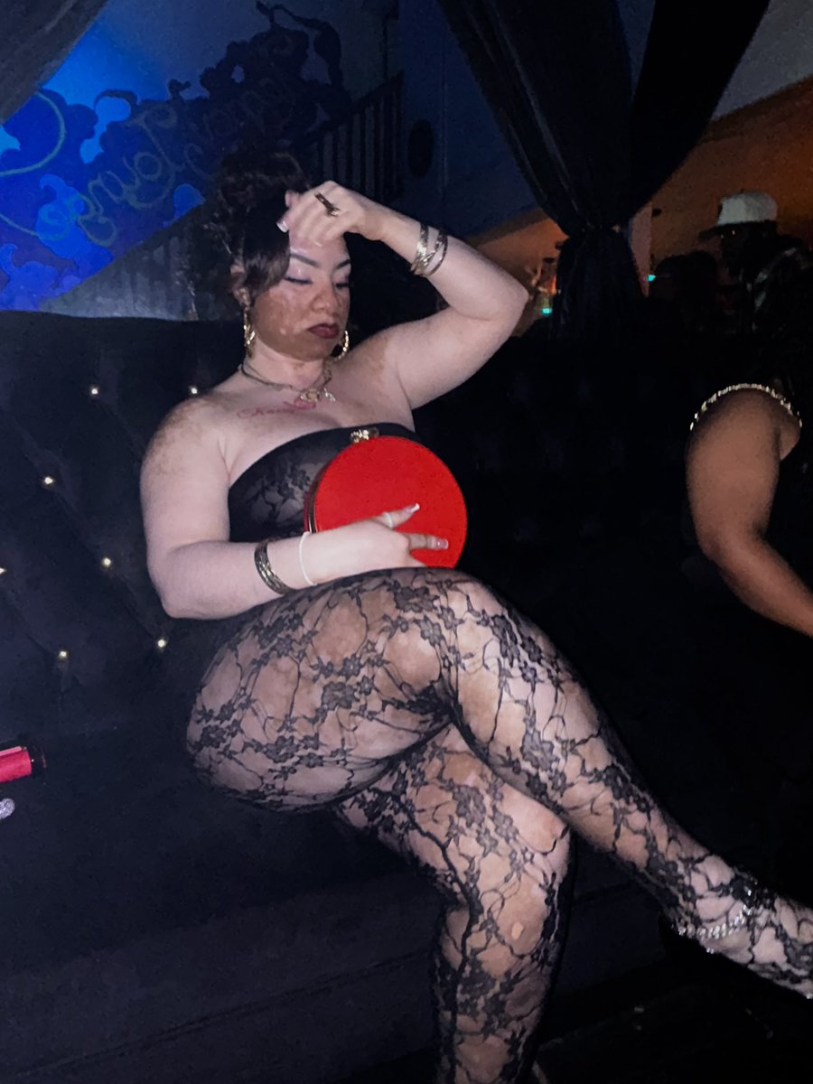 iamJhanaeee's tweet image. HER.