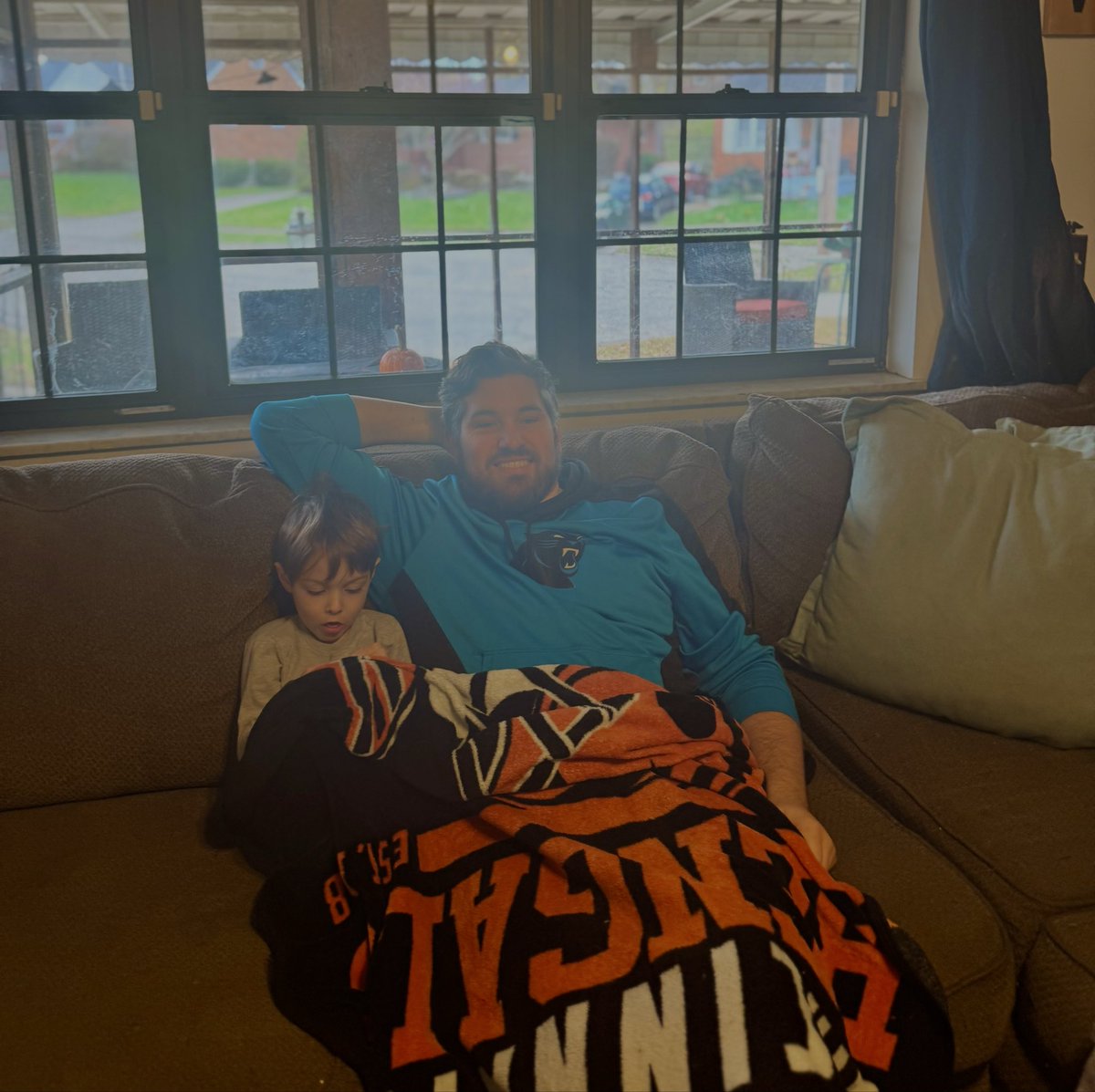 davidwebster3rd's tweet photo. @Bengals aren’t playing today, make sure to support your spouse’s team! @Panthers #whodey #KeepPounding https://t.co/ZwS4TV7wfx