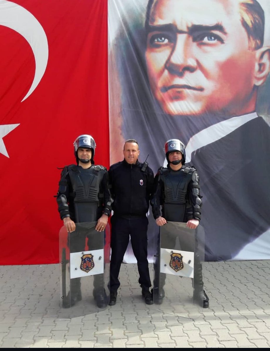 yasinyildirim9's tweet photo. #EmniyetHizmetSınıfı masa başı memuru değiliz https://t.co/J0QzoDBg7m