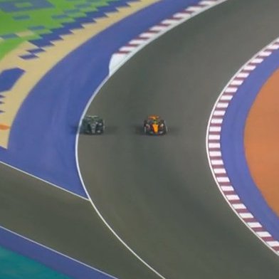 DiegoAlonsoF1's tweet photo. Ese error de Antonelli vale oro. Con este adelantamiento a Norris le vale un P3 en Abu Dabi... y no tengáis ninguna duda que, si hace falta, Piastri será un mero peón en la partida al servicio de @McLarenF1. Muy decantado. https://t.co/X0jgIRZs4L