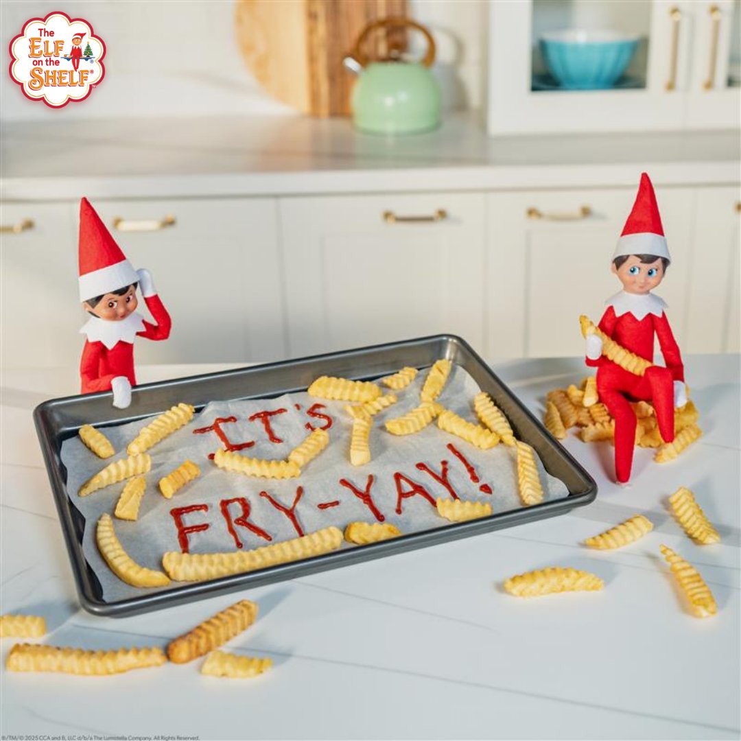 elfontheshelf's tweet photo. New Elf Ideas are here! 🎄✨ Your Scout Elf may pop in with a silly Food or Fake? trick, bring the cheer with a Fry-Yay moment, practice their moves in Flying Lessons or cozy up On Cloud 9. See the full ideas here https://t.co/7kaBFFRryI #ElfontheShelf #ElfIdeas https://t.co/0ZMEsE36gt