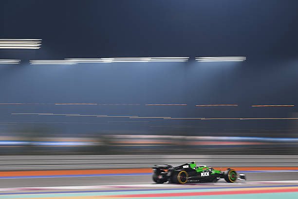 🏁 | Fim da corrida! Bortoleto largou de P19 e terminou em P13. Foi uma corrida constante, sem muitas ultrapassagens, mas importante após as últimas.

© Rudy Carezzevoli