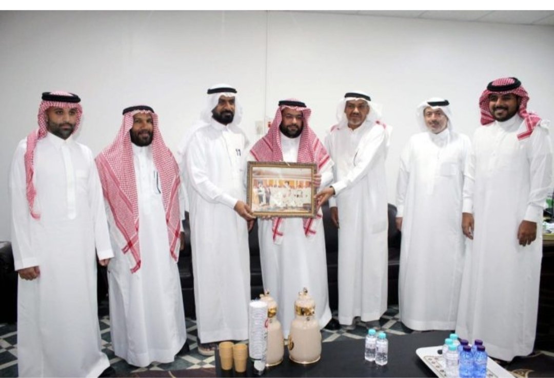 رئيس نادي الطرف يستقبل عمدة مدينة الطرف في زيارة لتعزيز الشراكة المجتمعية

حمزة بوفهيد - خليج الديرة
khlijm.com/18205718391398