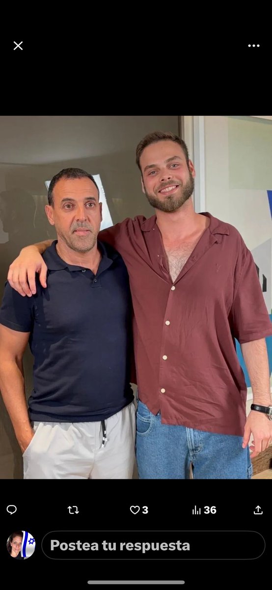 GabyLob's tweet photo. Estuvieron juntos en los inmundos túneles de Gaza

Hambreados, secuestrados, lastimados 

Hoy vuelven a abrazarse https://t.co/HtF65YEsOZ
