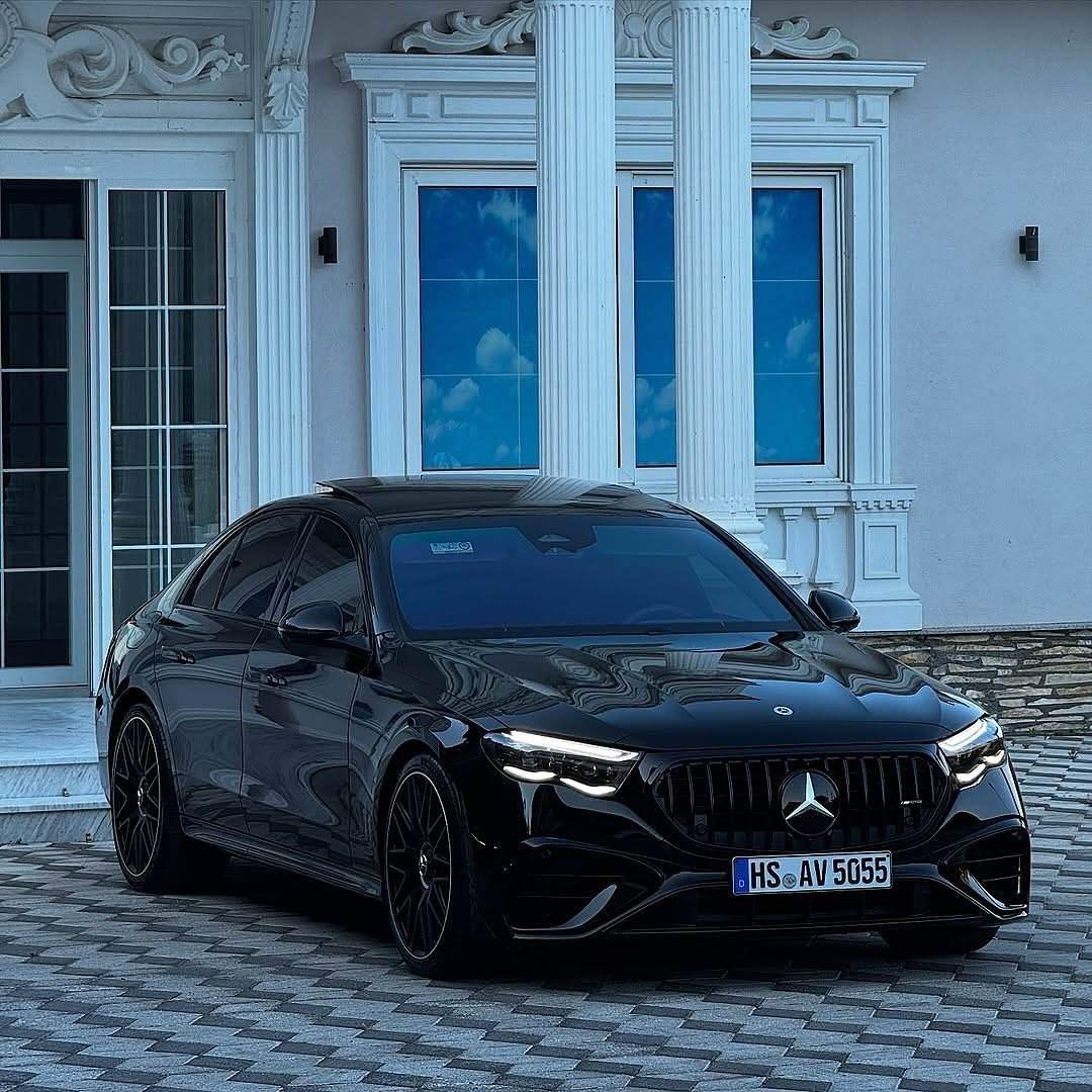nocarcontext's tweet photo. MERCEDES-BENZ E450d AMG LINE 🖤🖤 https://t.co/cvFOqntKIe