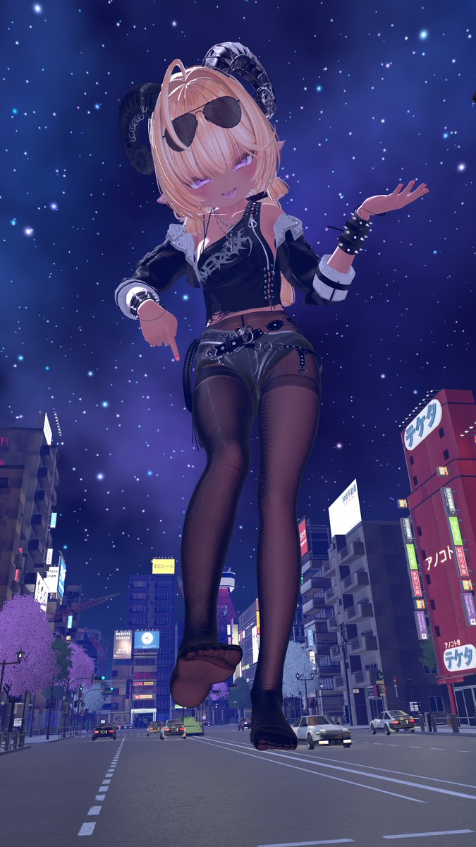 GitariVRC's tweet image. I&apos;m wondering where my shoes are.... you got any clues?
#giantess