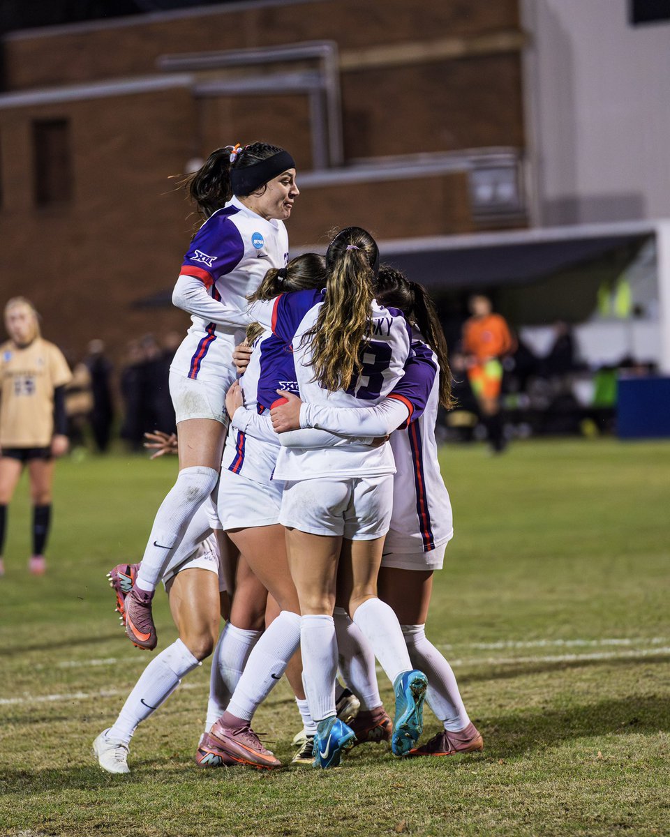 TCU_Athletics's tweet image. how about a 3️⃣-0️⃣ Saturday for the Frogs! 

#GoFrogs