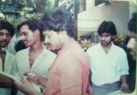 Chirufan4ever's tweet image. Throwback..Chiru &amp;amp; Pawan..
Fans meet at Boss residence Chennai..

#Chiranjeevi
#PawanKalyan