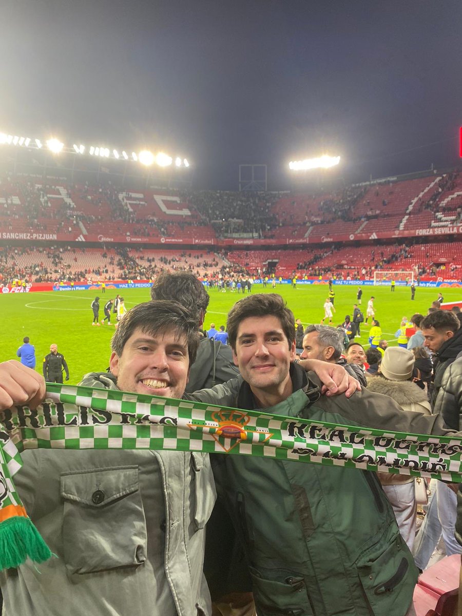 La verdadera victoria es haber nacido en el lado correcto de la vida. 

La Peña transmite su más sincera enhorabuena a las personas de bien que, a diferencia de las que no lo son y huyen cuando vienen mal dadas, hoy celebran el triunfo verde y blanco.

Seguimos la vida en verde