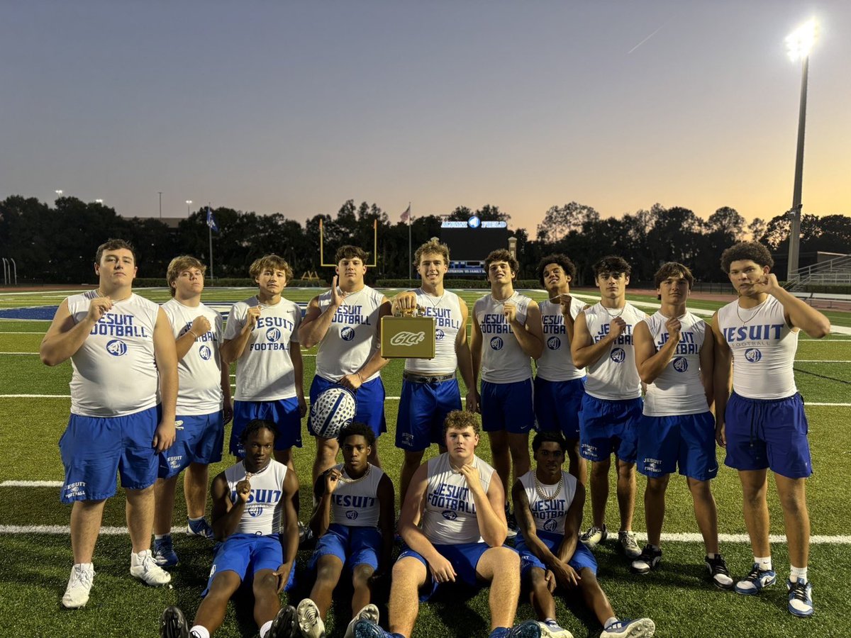 No one I’d rather do it with it’s been a honor to have been a tiger for the past 4 years. #jboys <a href="/JesuitTigers_FB/">Jesuit Tigers Football</a> <a href="/CoachMesick/">Don Mesick</a> <a href="/WillGriffin__11/">Will Griffin 4⭐️ 2026 QB</a> <a href="/Thayne_Swenson/">Thayne Swenson</a> <a href="/jamesonthurb14/">Jameson Thurber</a> <a href="/MichaelVernon0/">Michael “Mikey”Vernon Jr</a> <a href="/ykthatsheze/">Hezekiah Davis</a> <a href="/davidhill_2/">David Hill</a> <a href="/lucca_norton/">Lucca Norton</a>