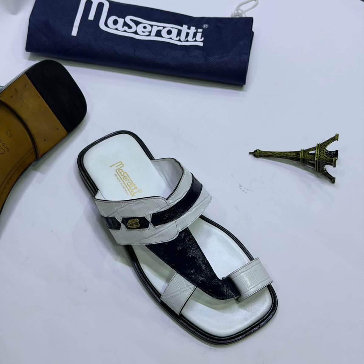 SurayyaSuraj's tweet photo. MASERATTI Shoe available @150,000 
📞07033658585 https://t.co/nzmhOkeurJ