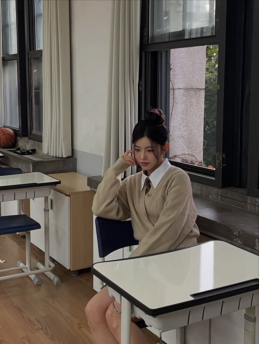 251130

🦊-📸 

IG : post  update 

🎶 - HWASA • Good Goobye

“Goodbye November ..🍀👋🏻”
1/4
#트라이비 #TRI_BE #현빈 #HyunBin