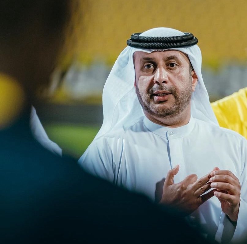 والله العظيم افتقدك
افتقد كاريزما و شجاعة رجل كان قلبه على الجمهور فوق اي حد
احمد الشعفار ما بيتكرر .. سقى الله يا بومحمد سقى الله