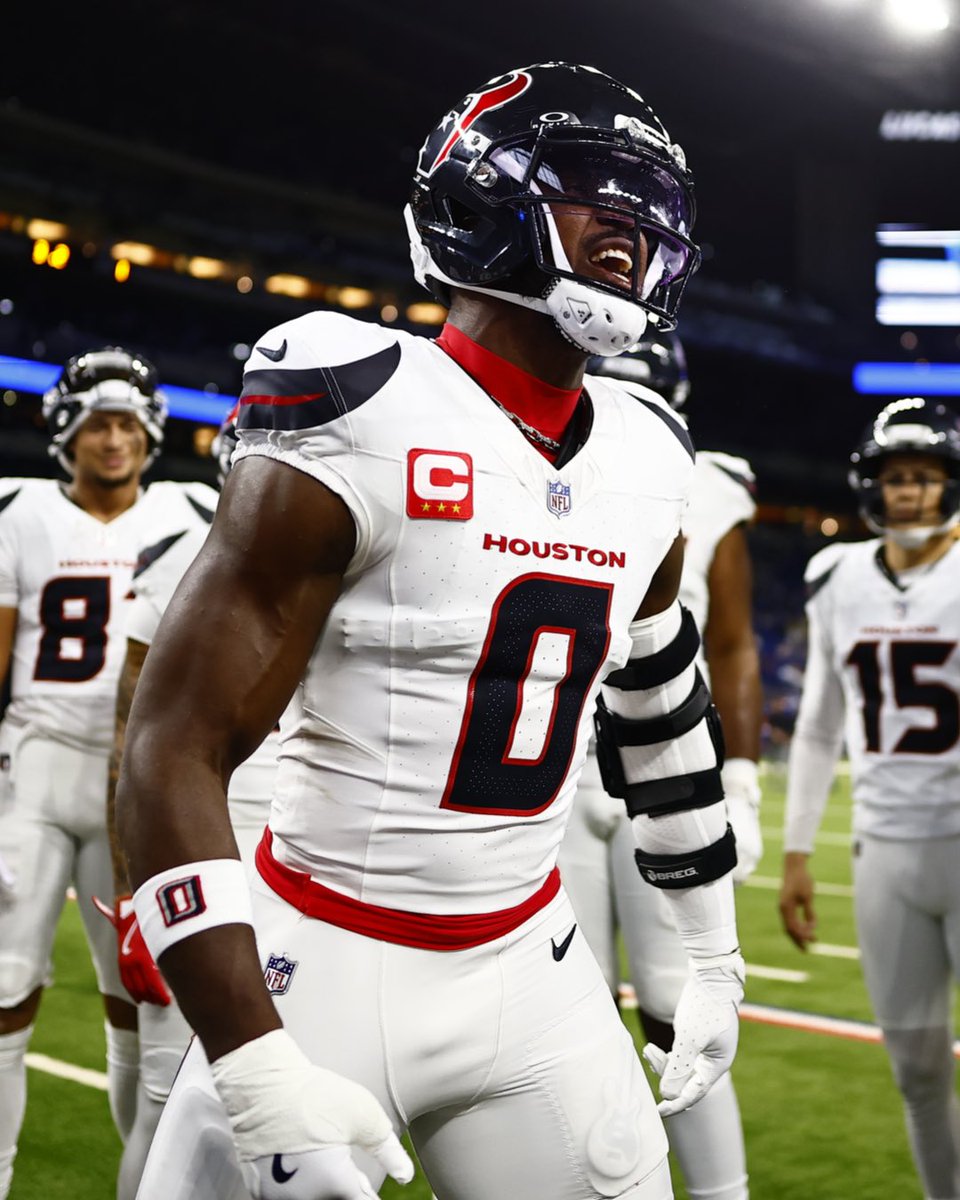 HoustonTexans's tweet photo. Time to SWARM 😈 https://t.co/cLqnXmhFgj