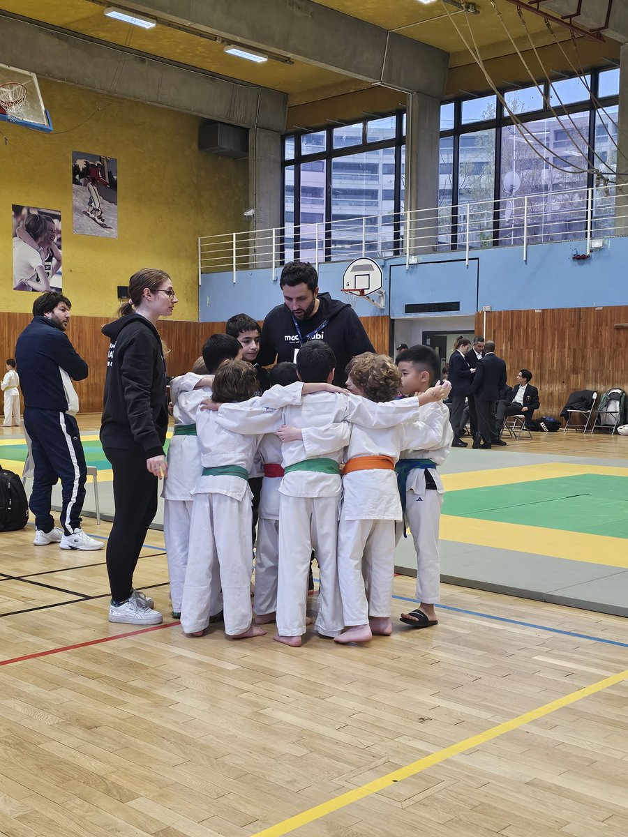 Resultats Championnats de Paris Combat Pupilles Benjamins 🥋🗼 :

🥇🥈🥉 Un total de 22 medailles pour les deux clubs dans lesquels j'enseigne Maccabi Paris et Horizon Karate Club 📈🧠⚔️