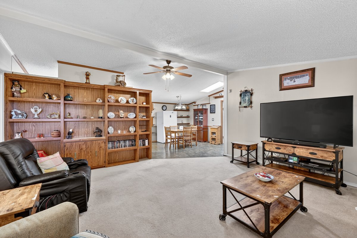 PhotoSnapABQ's tweet image. Sell the "Cozy" this winter! ❄️🔥

At @PhotoSnapABQ, we bring the light (literally). 💡 Our HDR Photos ensures that even on a cloudy December day, your interiors look bright, warm, and inviting. 
#AlbuquerqueRealEstate #WinterListings #RealEstatePhotography #CozyHome #ABQHomes