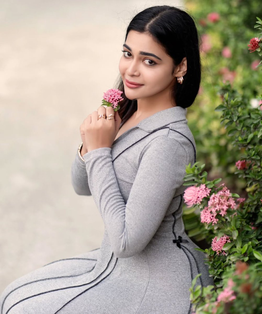 GDhars's tweet photo. So soo beautiful dharsha Akka ❤️❤️ https://t.co/hSHrFLmJYI
