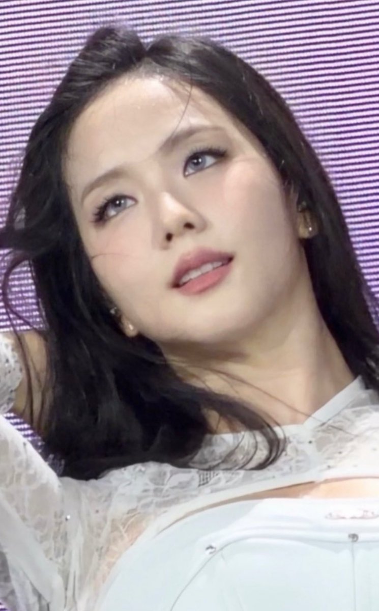 rosesaresoya's tweet image. oh my god this is actually crazy i have no words